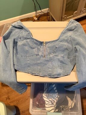 PrettyLittleThing Light Wash Denim Cropped Long Sleeve Top
